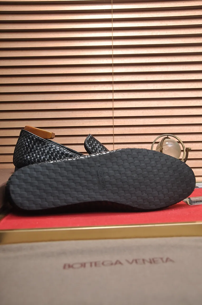 Men's shoes 💰600💶 [Botteg Venetta (BV)] (wallet shoes) exclusive new model official website new model The upper is made of high-quality top calfskin. Delicate feel and flowing luxurious texture. Tailored for refined men to create a noble aura. Detailed and regular Mark hand-stitching. Smooth lines. Full cowhide lining, comfortable to wash off sweat. 38-44